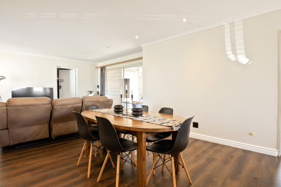 3 Bedroom Property for Sale in Sunningdale Western Cape